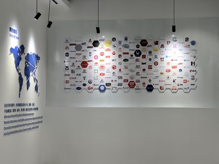 العلامات التجارية للعميل Wolfking