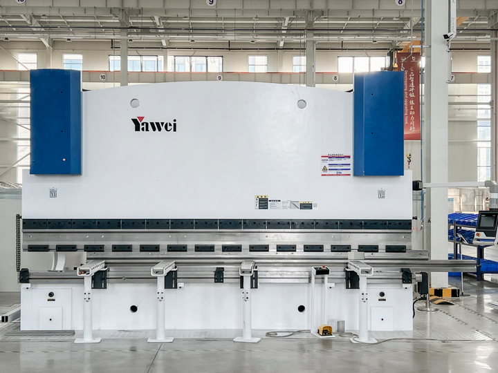  آلة الثني CNC