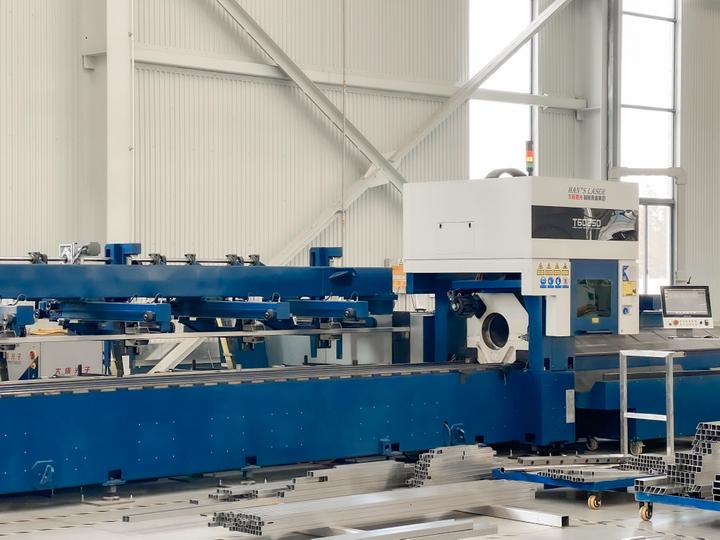 قطع أنبوب الليزر