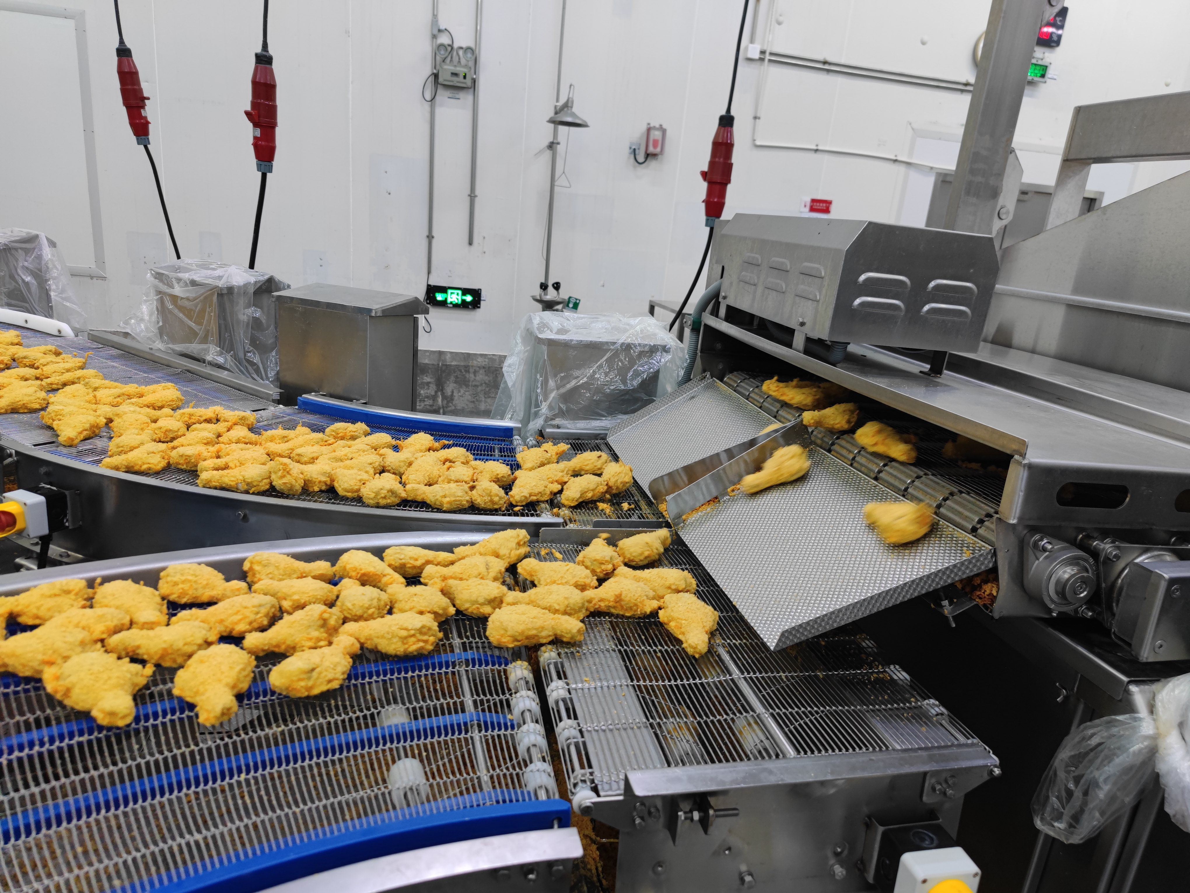 ارجل الدجاج القلي وخط التجميد